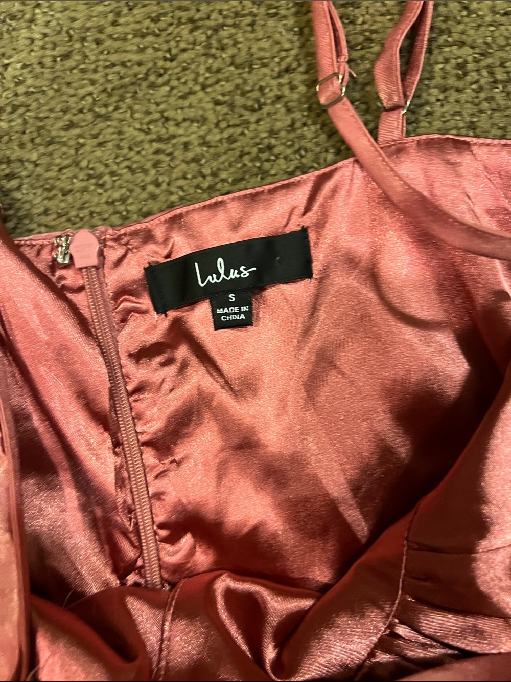 Lulu’s women’s small gown pink shiny Macy formal - Picture 6 of 10